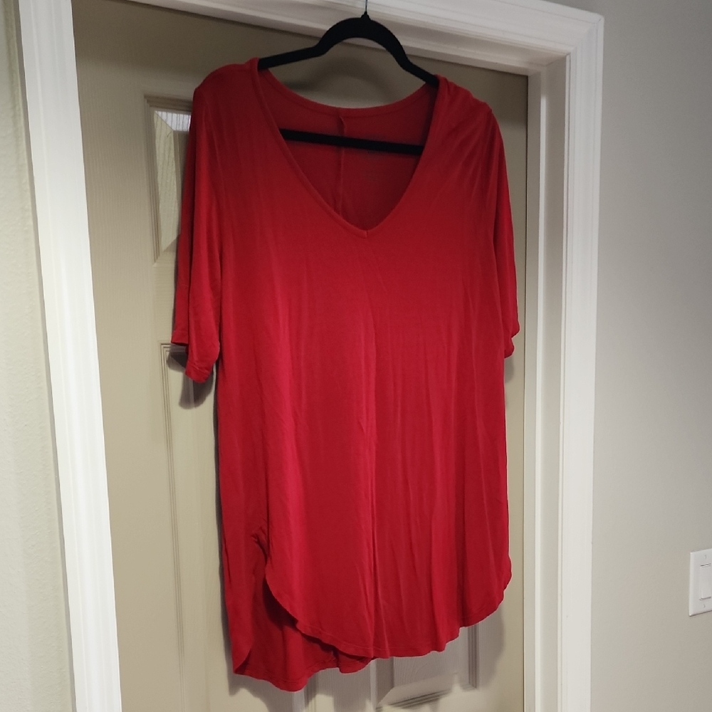 Torrid Red V-Neck Short Sleeve Top